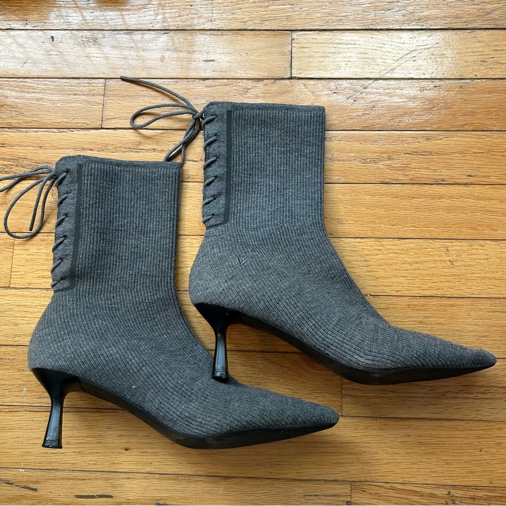 Vivaia Boots